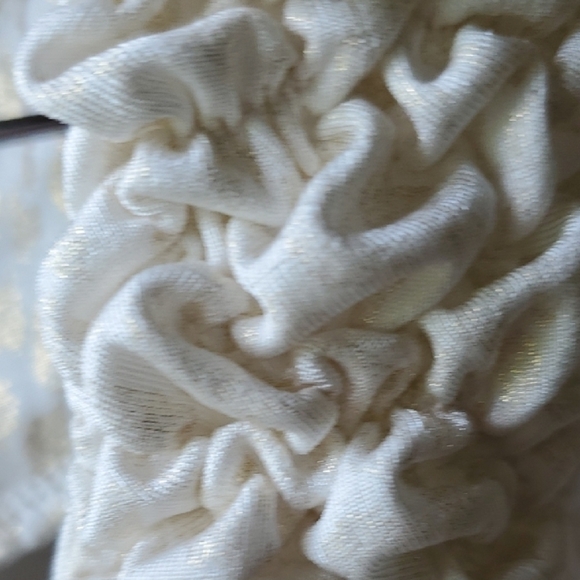 New Directions Cream And Mettalic Gold Ruched Neckline  Tank Top - Picture 4 of 10